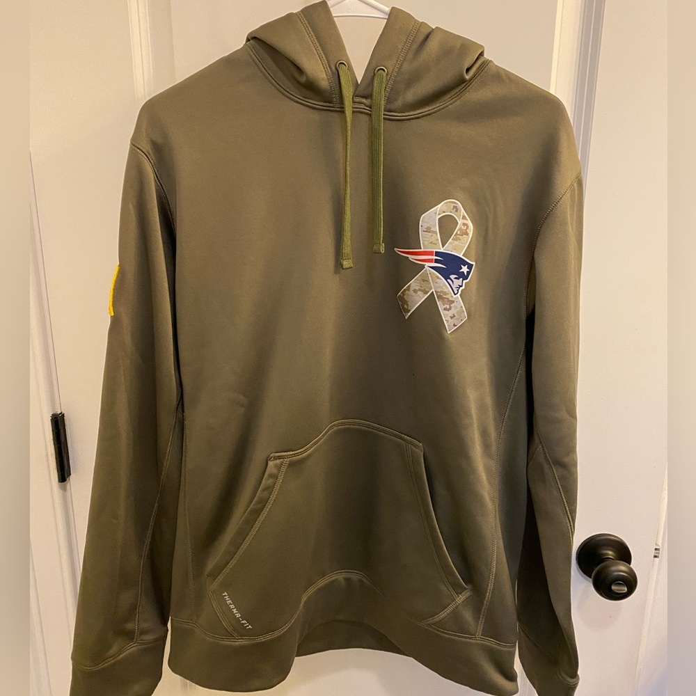 Nike New England Patriots Salute To Service On Field Hooded Sweatshirt